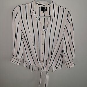 NWT! Lumiere Button Down front tie blouse small